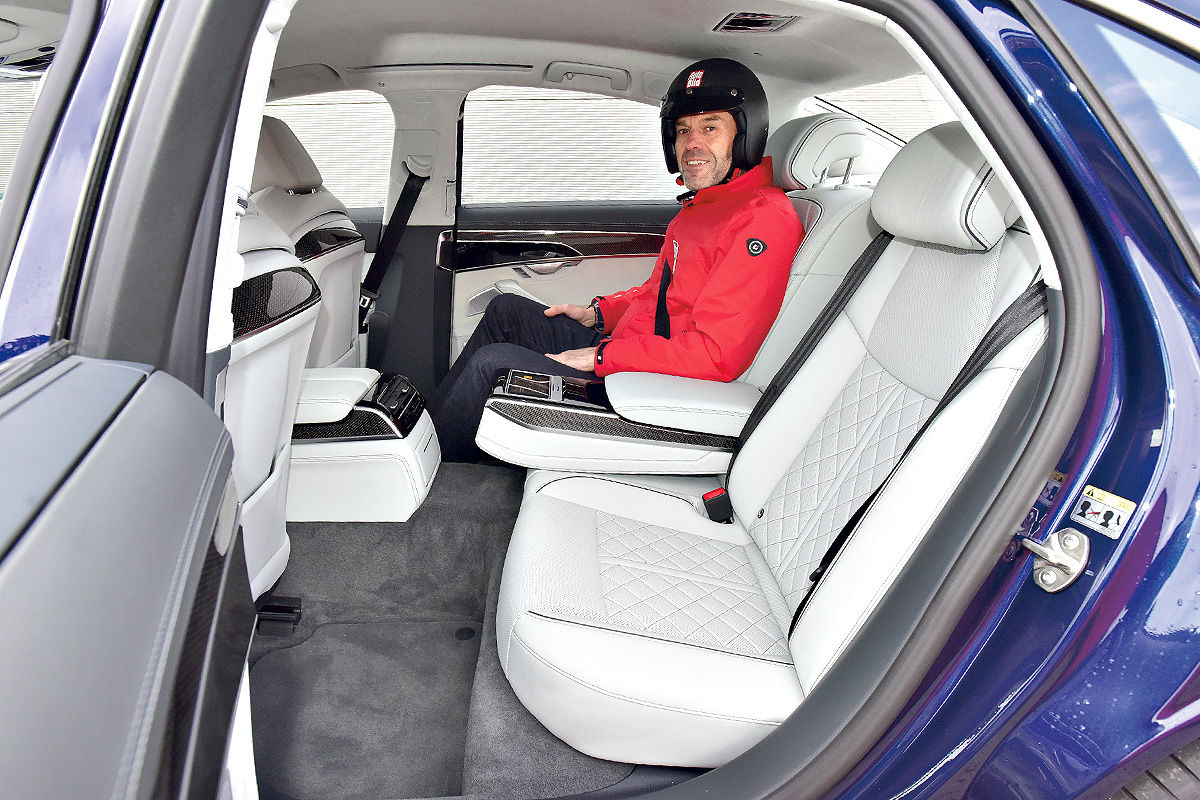 BMW M760Li vs 아우디 S8 | 인스티즈