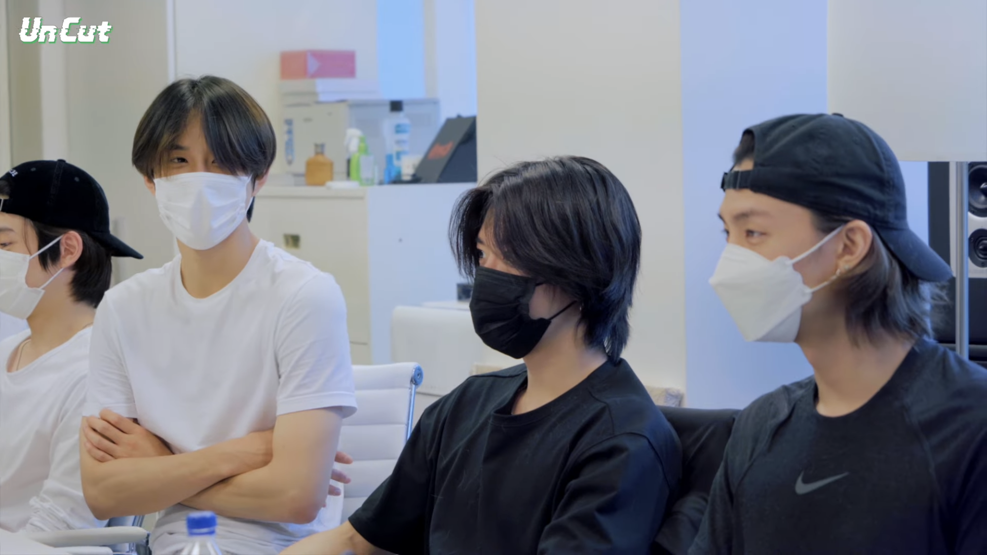 sticker 데모곡 듣고 표정관리 실패해버린 nct127 | 인스티즈