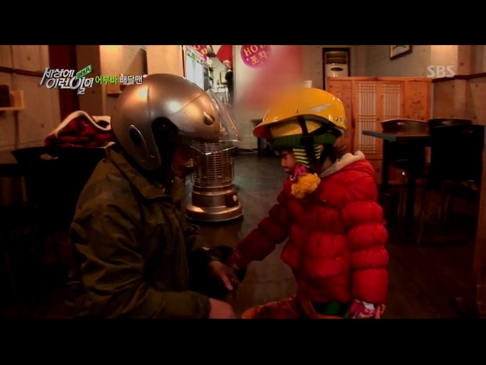 [세상에이런일이] 딸을 업고 오토바이 배달하는 아빠 | 인스티즈