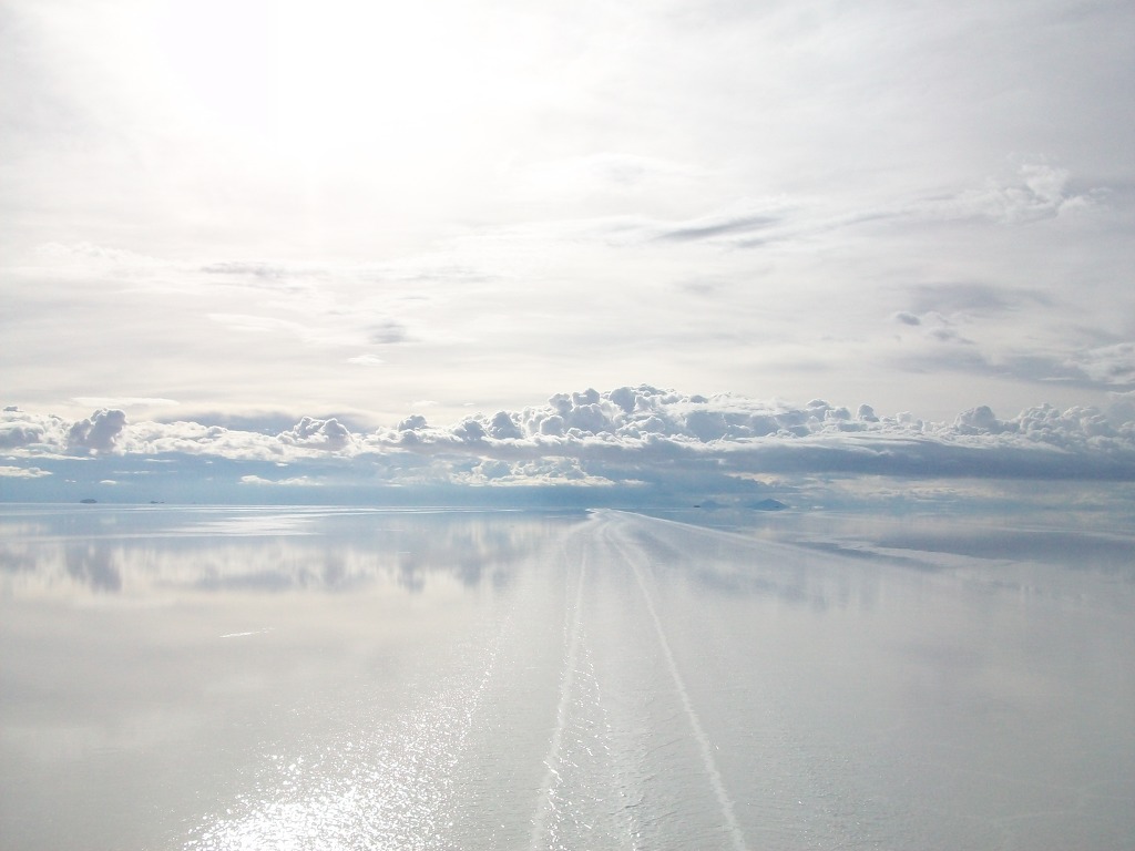 하늘을 비추는 거울이 있는 여행지.jpg | 인스티즈