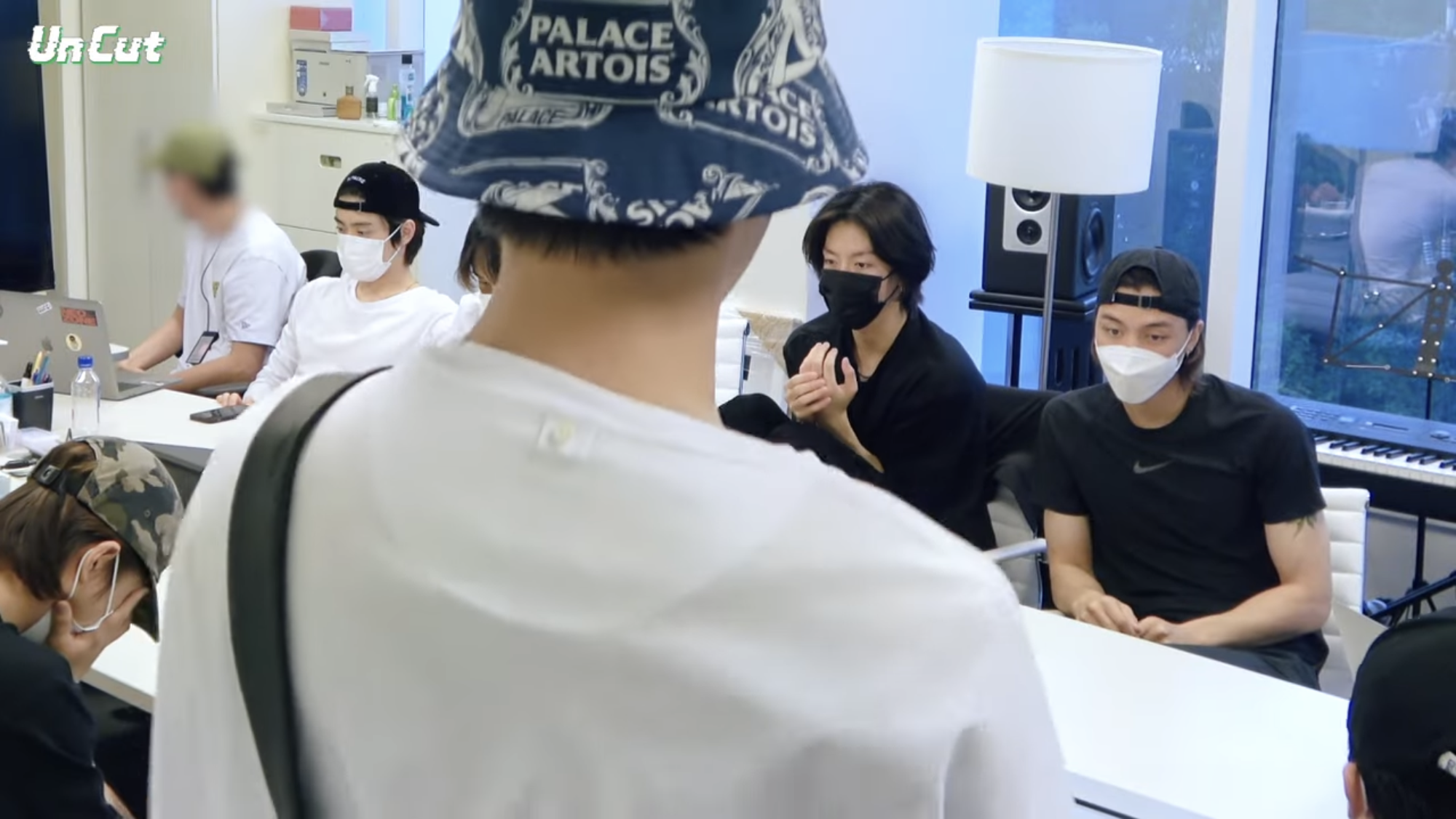 sticker 데모곡 듣고 표정관리 실패해버린 nct127 | 인스티즈