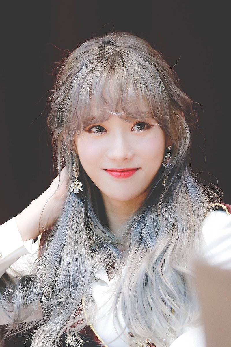 애쉬그래이머리가 잘어울리는 우주소녀 루다.jpgif | 인스티즈