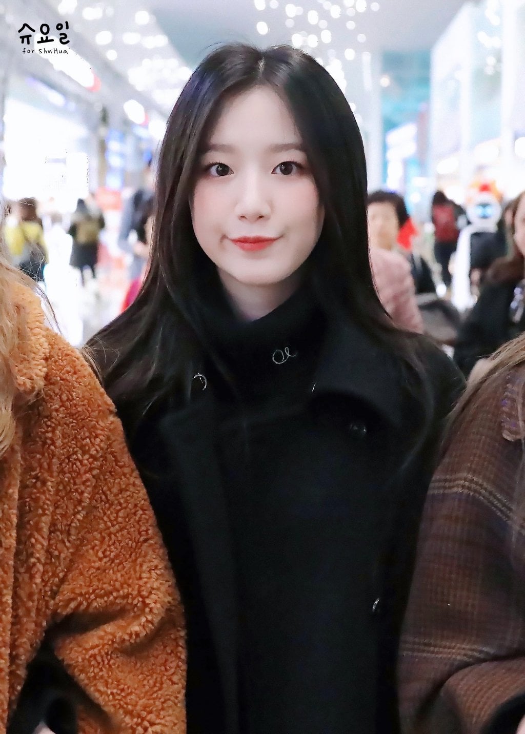 새하얀 (여자)아이들 슈화.jpg | 인스티즈