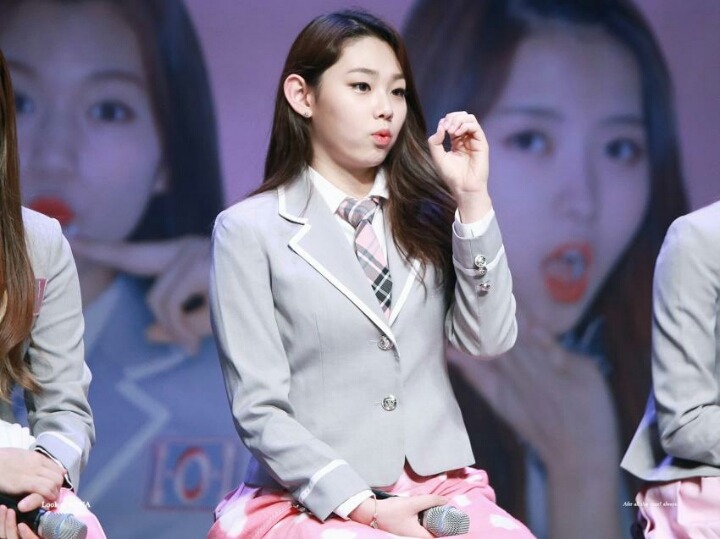 진짜 얼굴이 동글동글하게 생긴 강미나 | 인스티즈