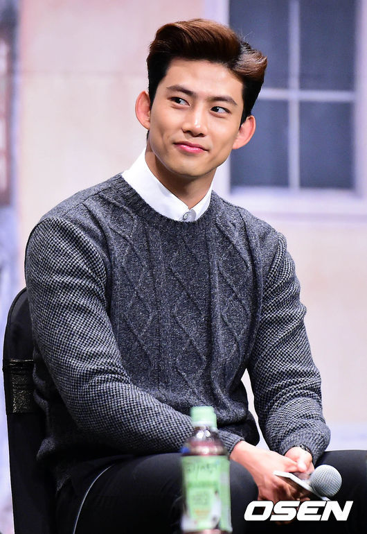 ??? : 어이 신병! 일어나라 점호시간이다 | 인스티즈