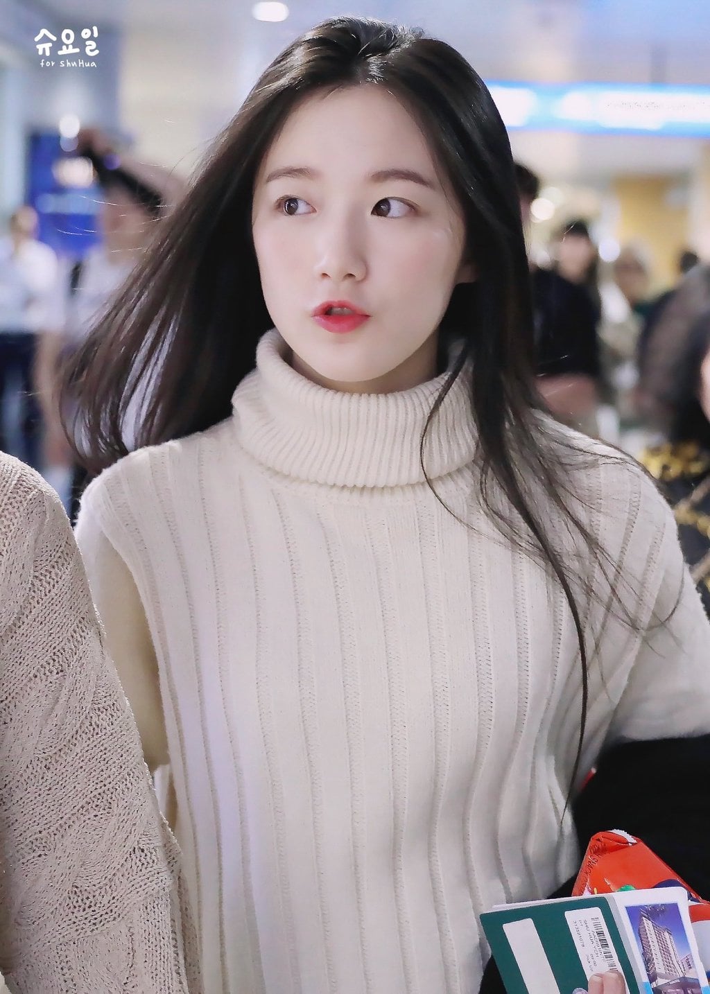 새하얀 (여자)아이들 슈화.jpg | 인스티즈