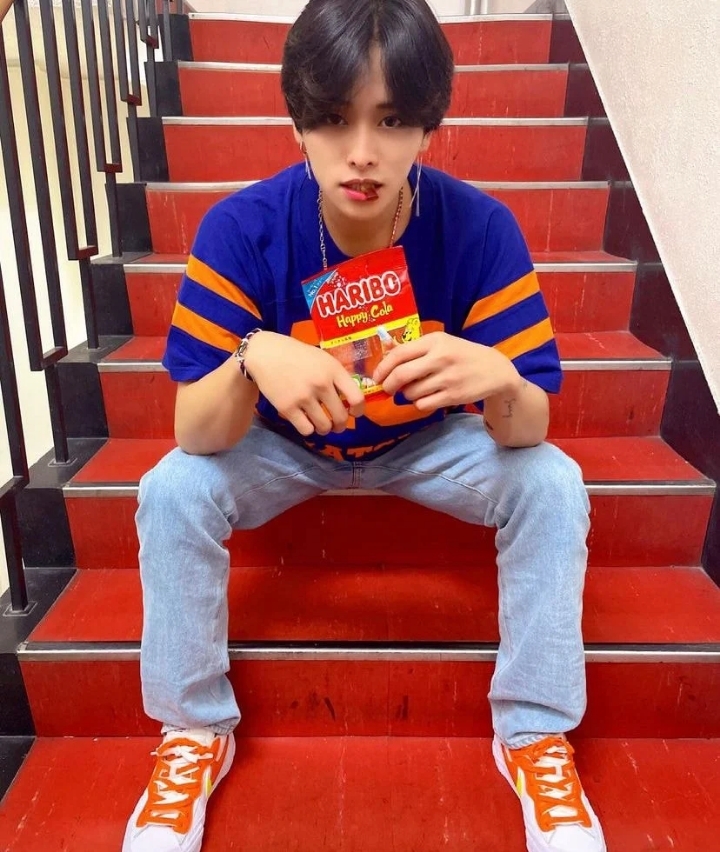 K-POP 영향으로 30년만에 스타일이 바뀐 일본 호스트 근황ㄷㄷㄷ | 인스티즈