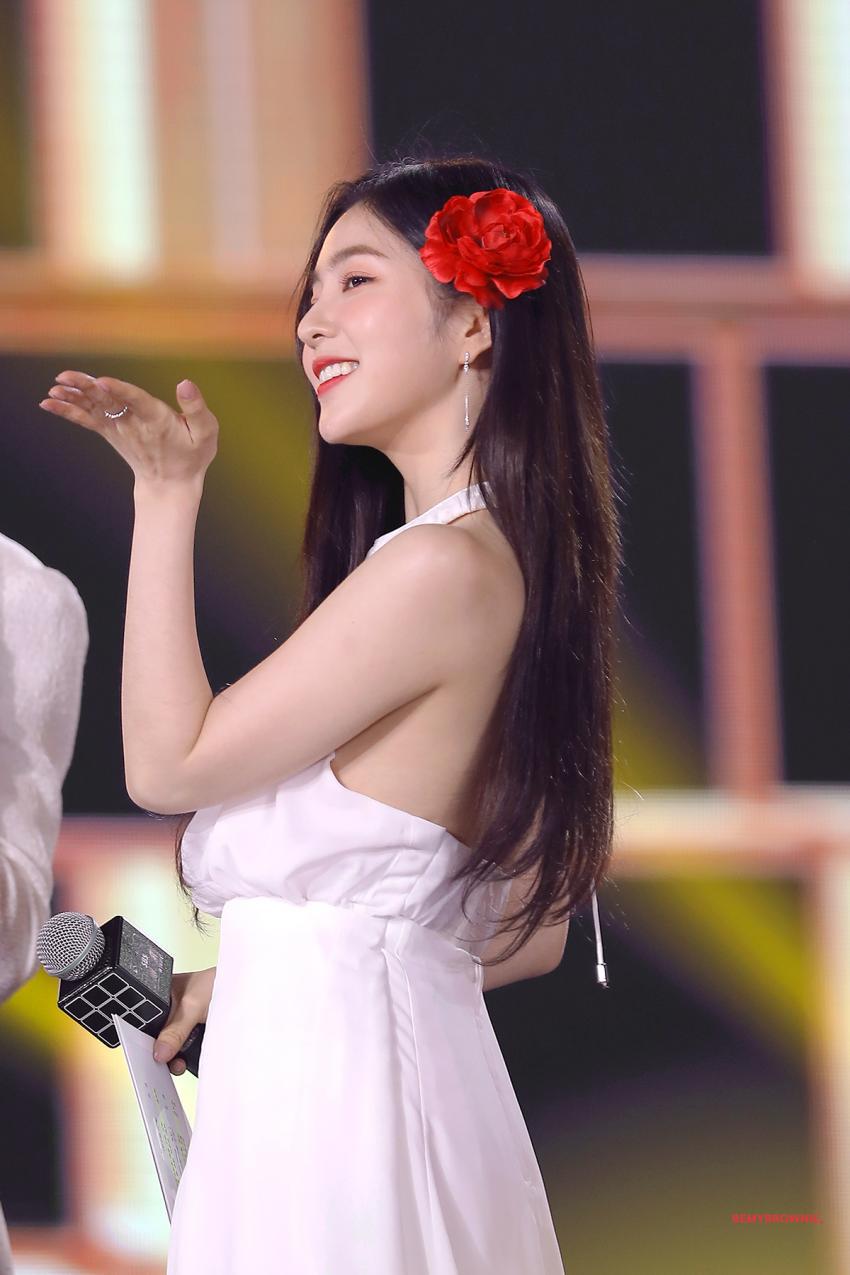 벌써 2년 전이라는 2018년 아이린 레전드 중 하나.jpgif | 인스티즈