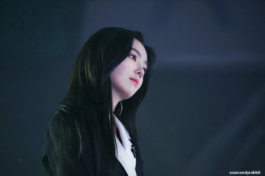 블랙이 잘어울리는 아이린.jpg | 인스티즈