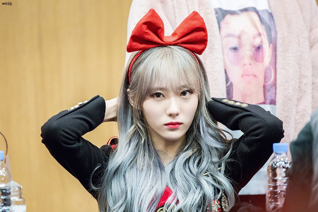 애쉬그래이머리가 잘어울리는 우주소녀 루다.jpgif | 인스티즈