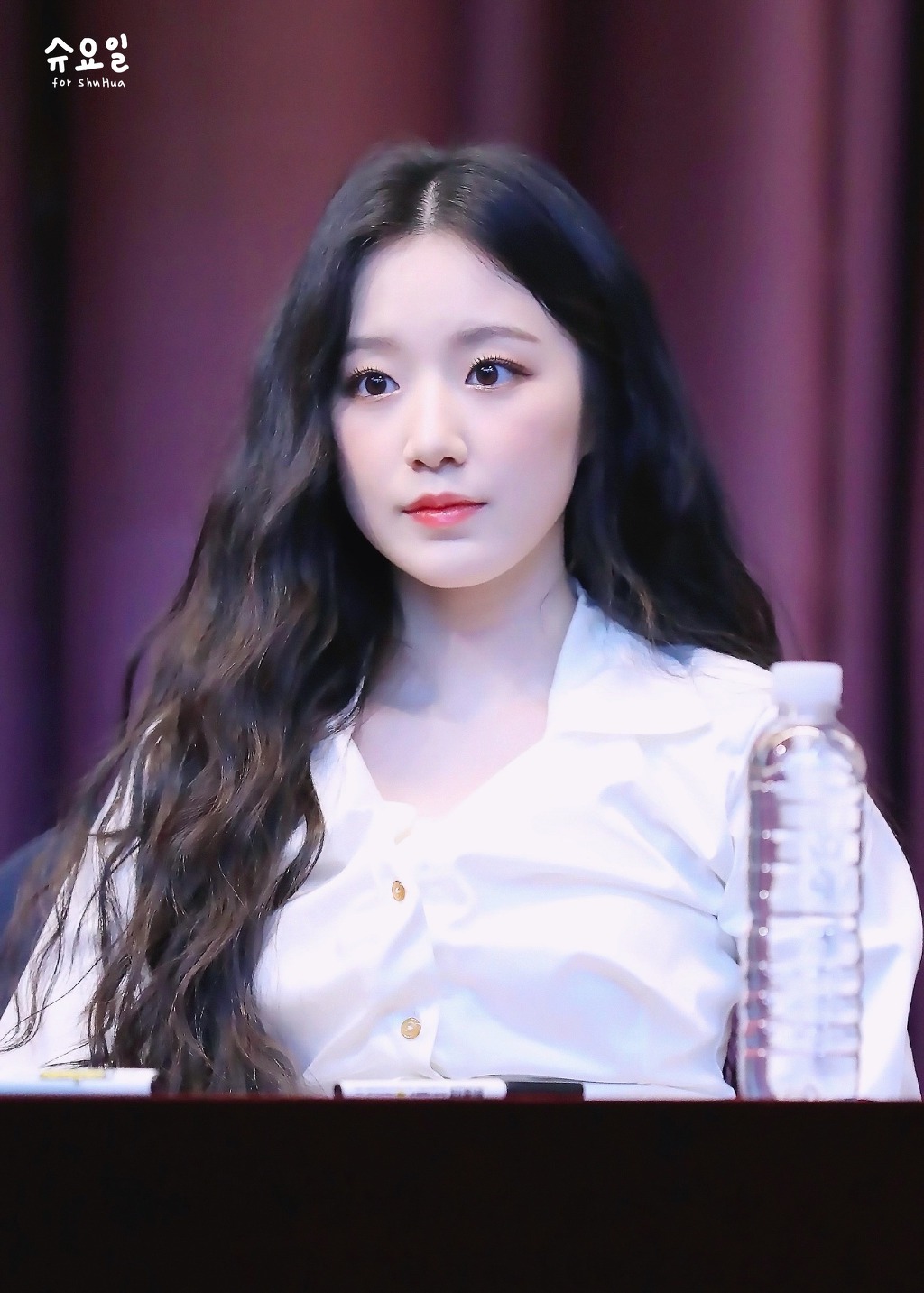 새하얀 (여자)아이들 슈화.jpg | 인스티즈