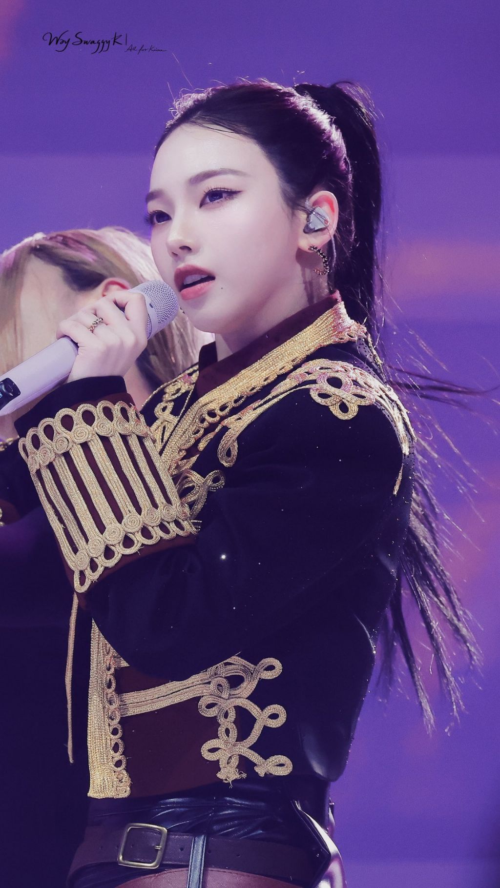 의외로 흔하지 않게 생긴 카리나 얼굴 근황.jpgif | 인스티즈