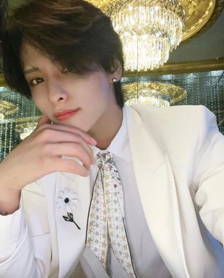 K-POP 영향으로 30년만에 스타일이 바뀐 일본 호스트 근황ㄷㄷㄷ | 인스티즈