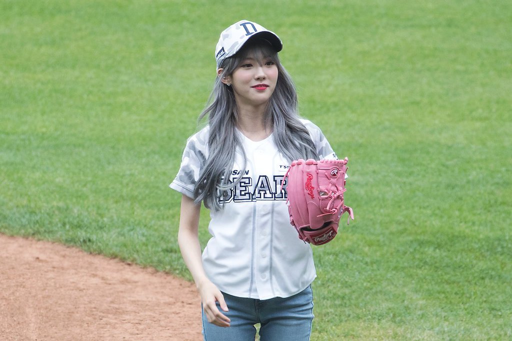 애쉬그래이머리가 잘어울리는 우주소녀 루다.jpgif | 인스티즈