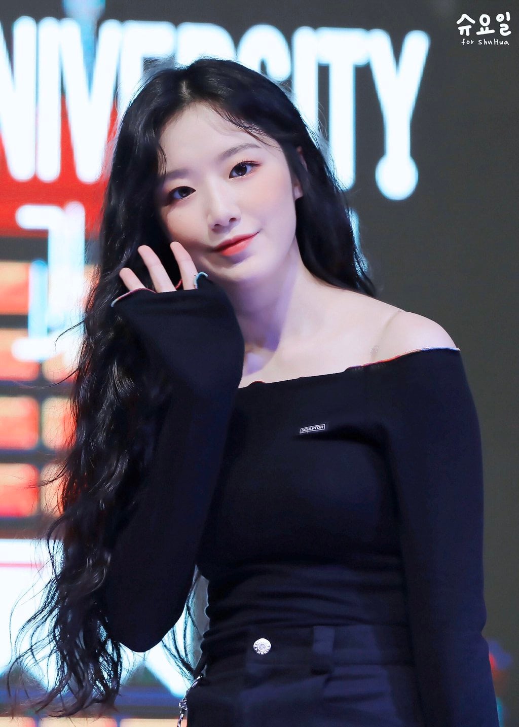 새하얀 (여자)아이들 슈화.jpg | 인스티즈