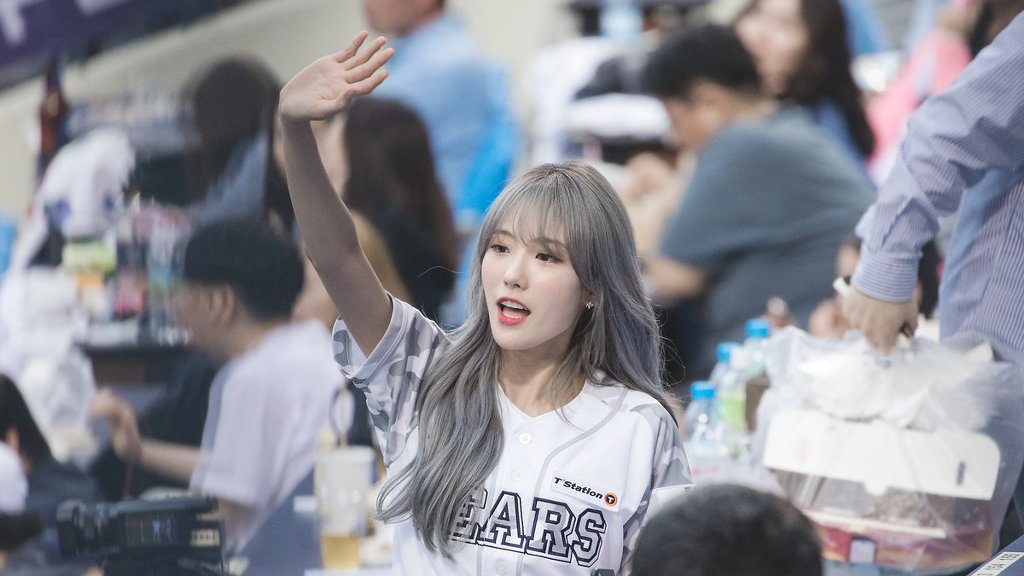 애쉬그래이머리가 잘어울리는 우주소녀 루다.jpgif | 인스티즈