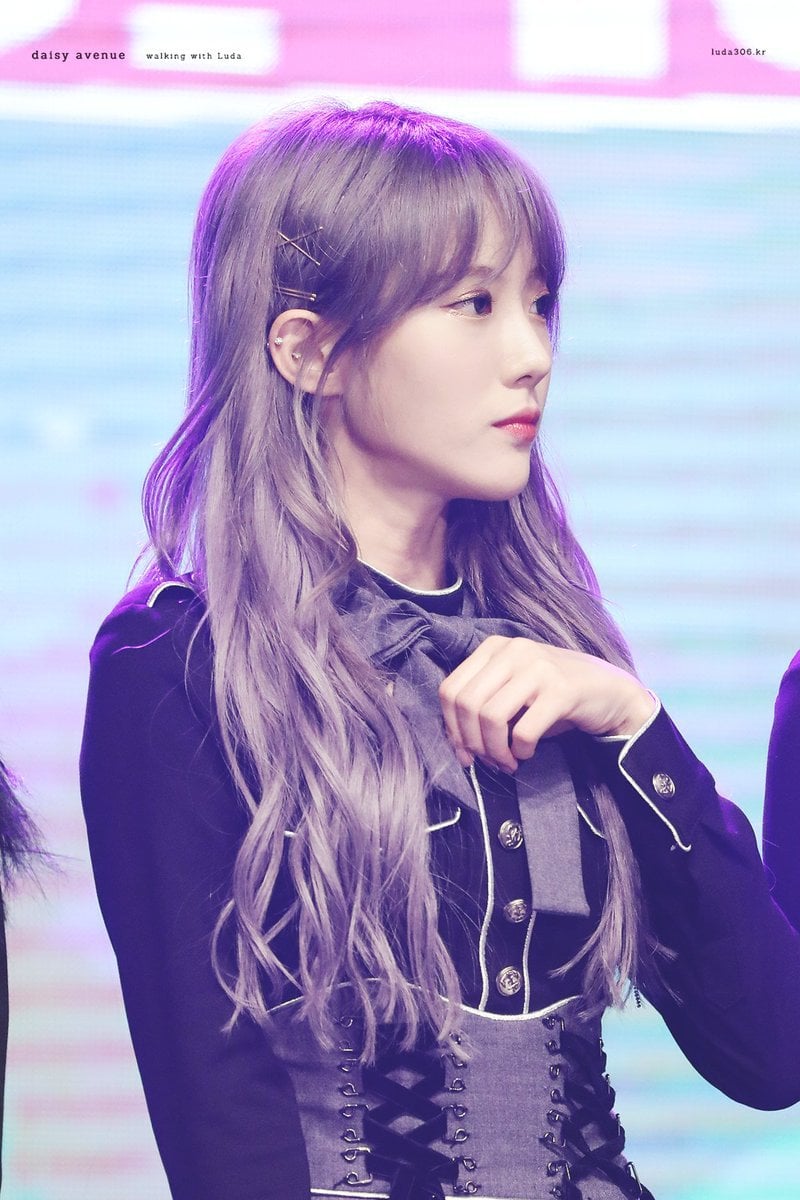 애쉬그래이머리가 잘어울리는 우주소녀 루다.jpgif | 인스티즈