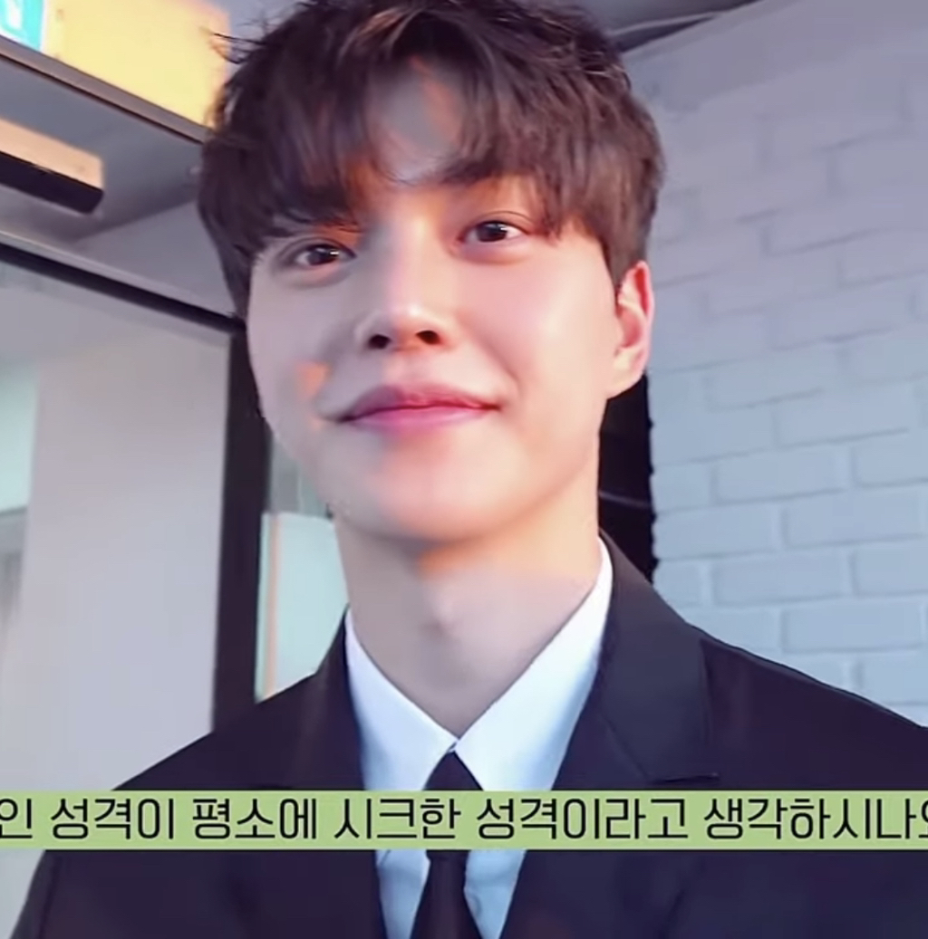 누군가가 애기어 자제시킨듯한 송강.jpg | 인스티즈