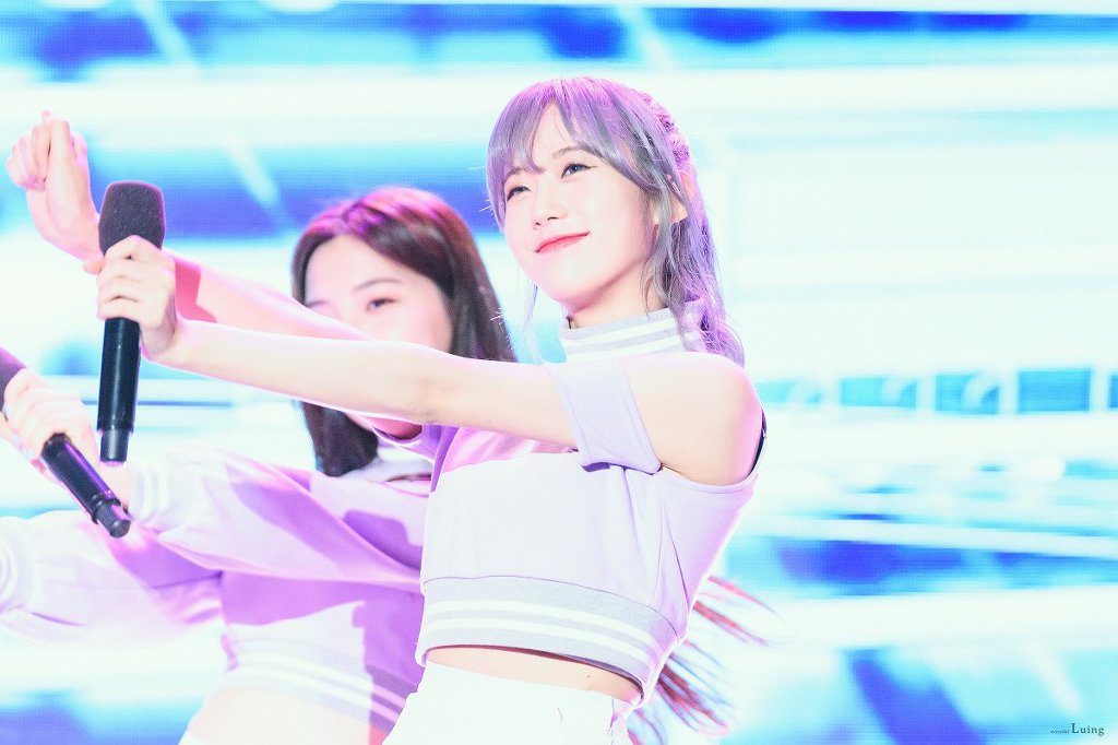 애쉬그래이머리가 잘어울리는 우주소녀 루다.jpgif | 인스티즈