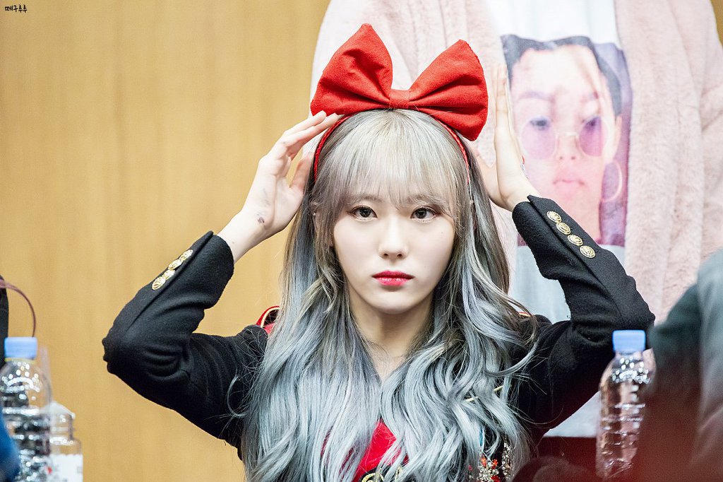 애쉬그래이머리가 잘어울리는 우주소녀 루다.jpgif | 인스티즈