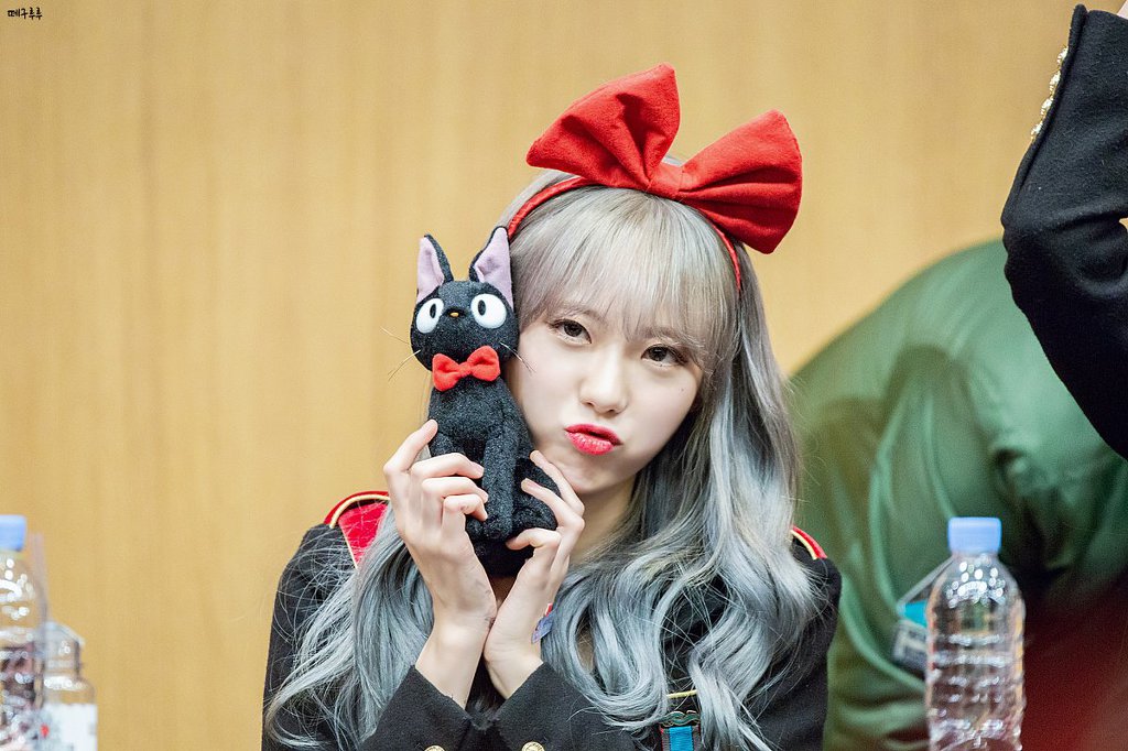 애쉬그래이머리가 잘어울리는 우주소녀 루다.jpgif | 인스티즈