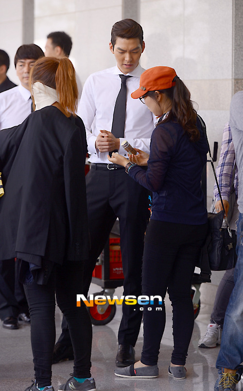 실물 훈남이상인데 인정 못받는 남자연예인 2명 | 인스티즈