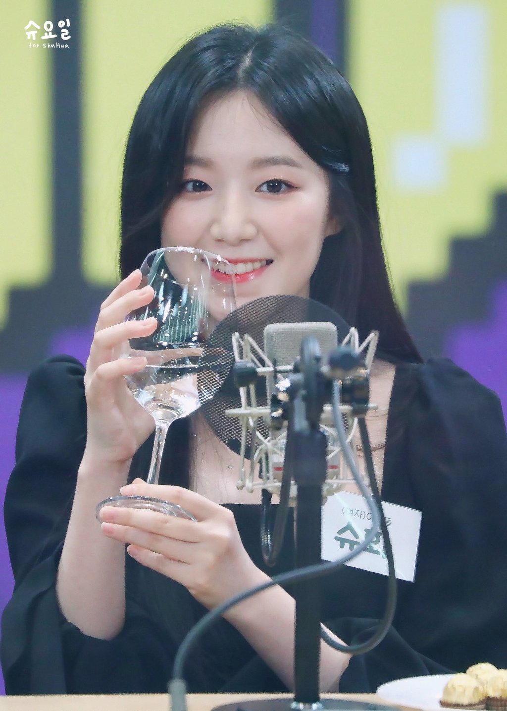 새하얀 (여자)아이들 슈화.jpg | 인스티즈