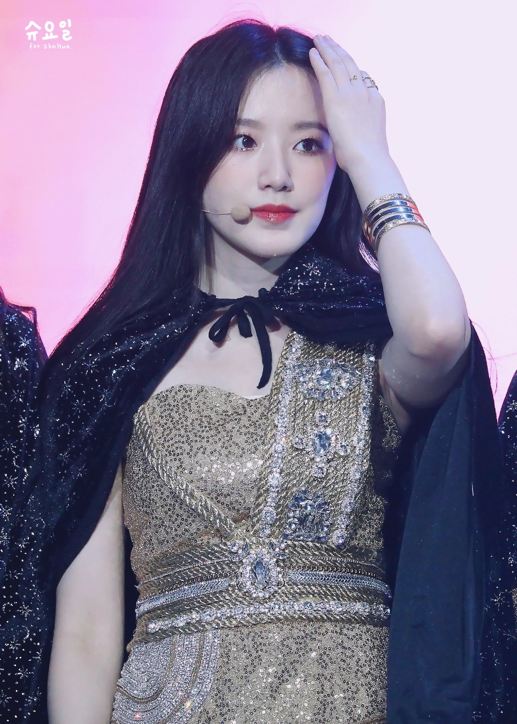 새하얀 (여자)아이들 슈화.jpg | 인스티즈