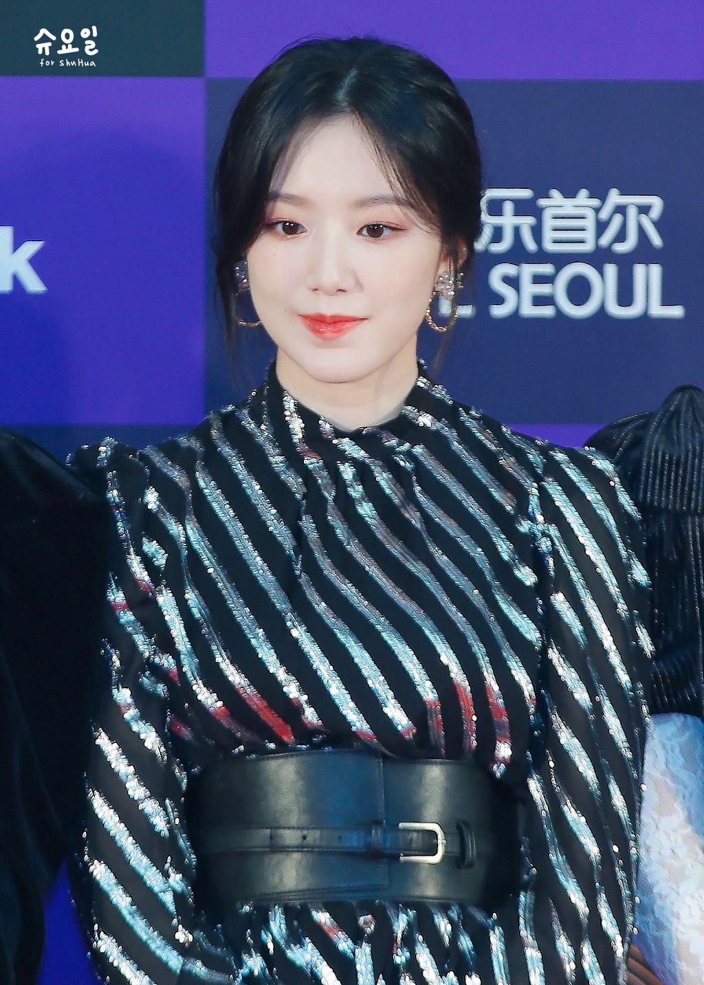 새하얀 (여자)아이들 슈화.jpg | 인스티즈