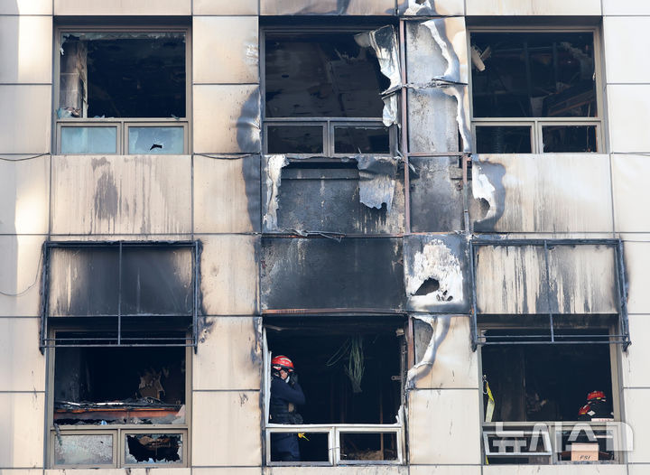 '소공동 캡슐호텔 화재' 심정지 이송된 日관광객 끝내 사망(종합) | 인스티즈