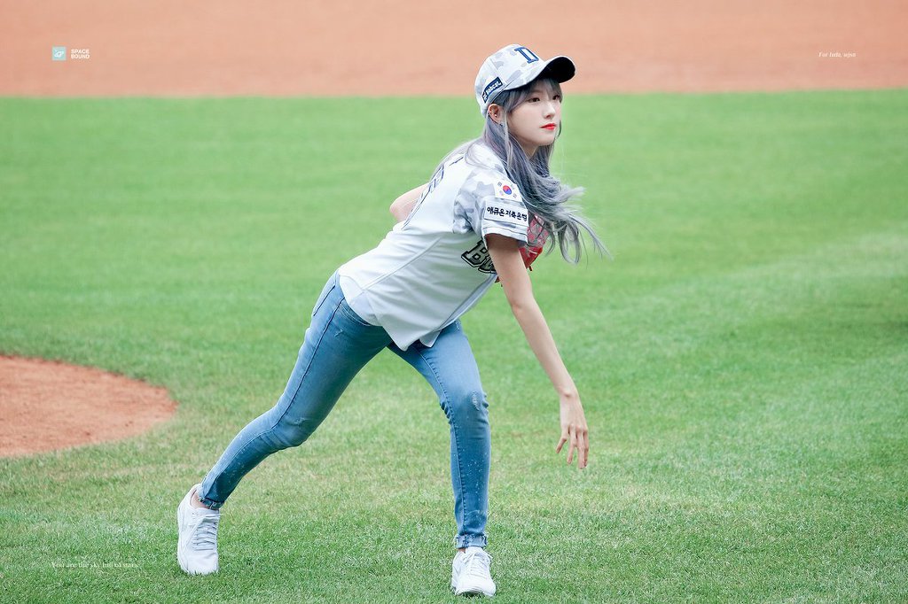 애쉬그래이머리가 잘어울리는 우주소녀 루다.jpgif | 인스티즈