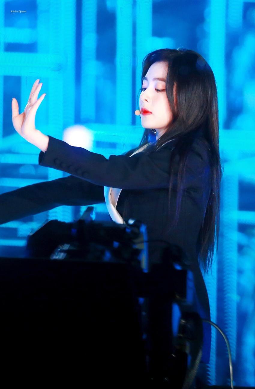 블랙이 잘어울리는 아이린.jpg | 인스티즈