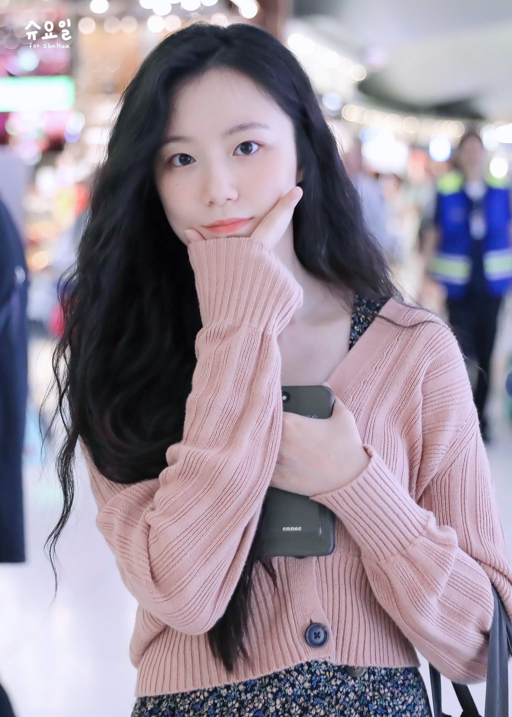 새하얀 (여자)아이들 슈화.jpg | 인스티즈