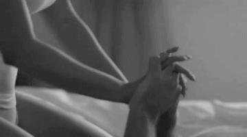 뭔가 야릇한 손깍지 모음.gif | 인스티즈