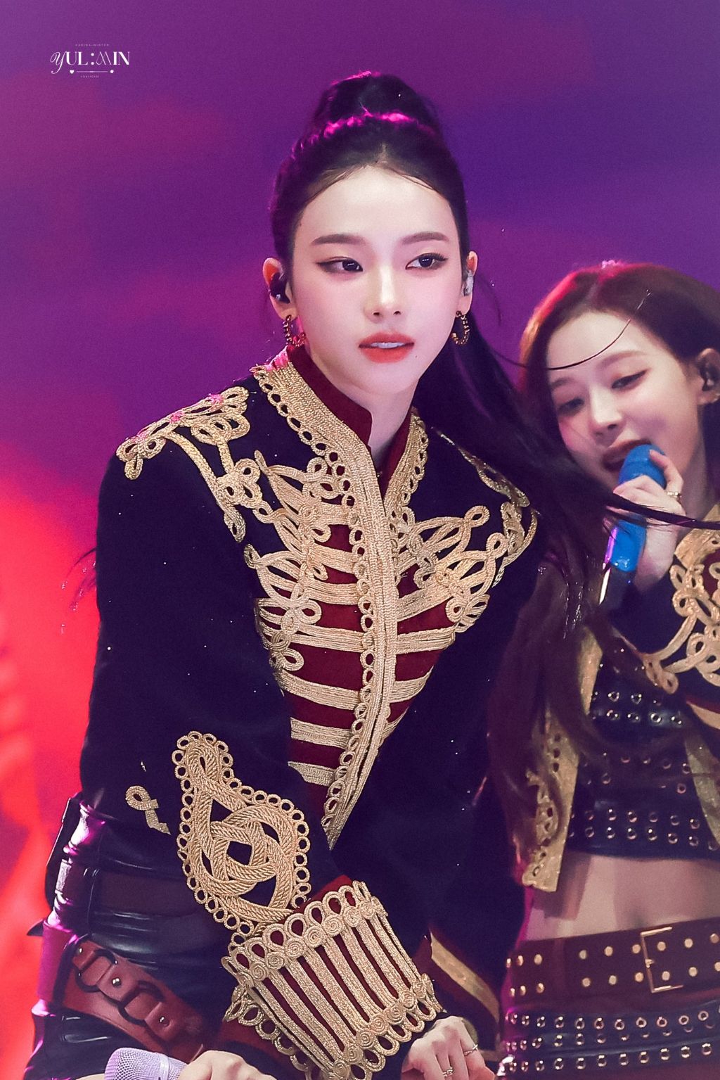 의외로 흔하지 않게 생긴 카리나 얼굴 근황.jpgif | 인스티즈