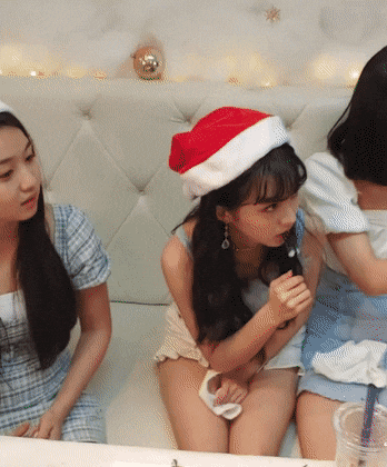 걸그룹 버스터즈 크리스마스 기념 V앱.gif | 인스티즈