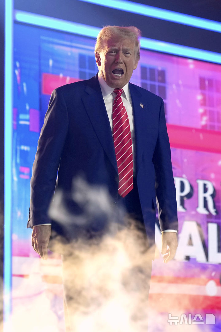 트럼프 화내는 모습.....jpg | 인스티즈