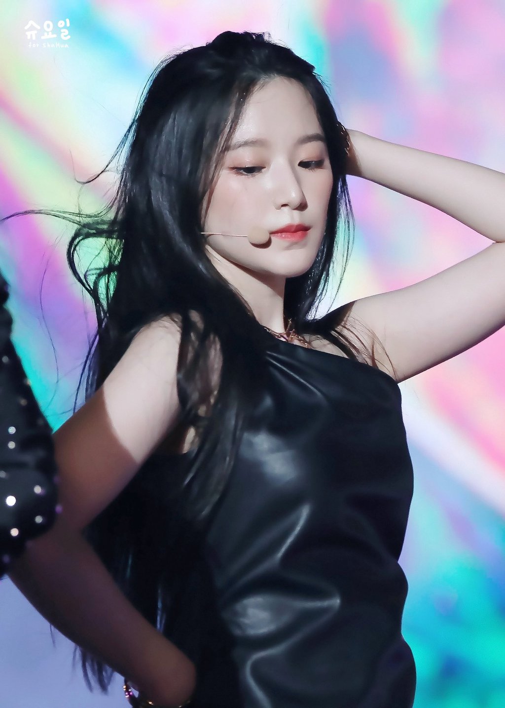 새하얀 (여자)아이들 슈화.jpg | 인스티즈