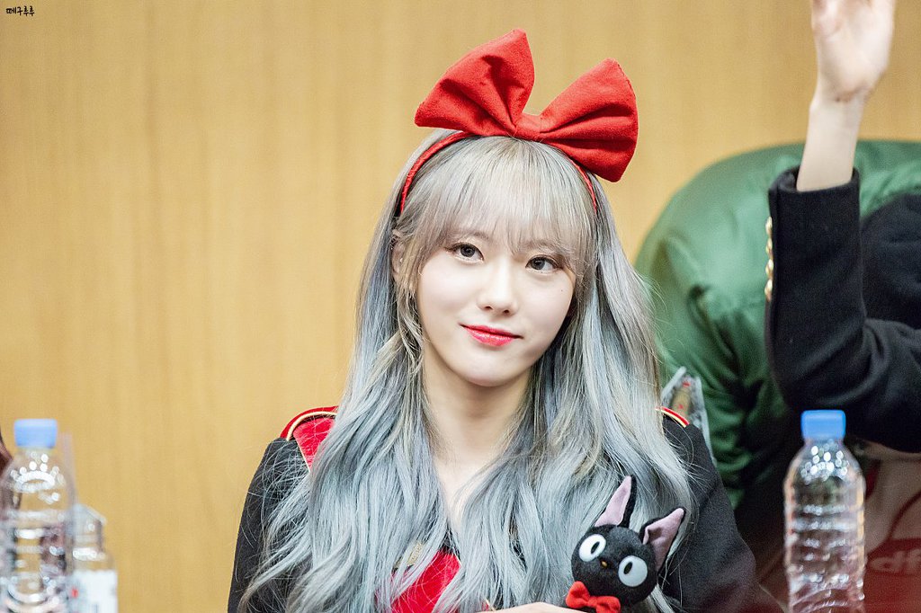 애쉬그래이머리가 잘어울리는 우주소녀 루다.jpgif | 인스티즈