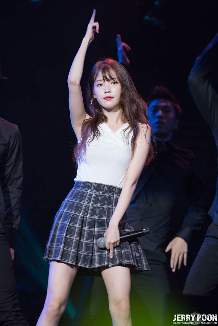 최근 아이유 콘서트 겨드랑이.JPG | 인스티즈