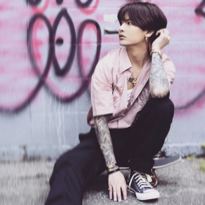 K-POP 영향으로 30년만에 스타일이 바뀐 일본 호스트 근황ㄷㄷㄷ | 인스티즈