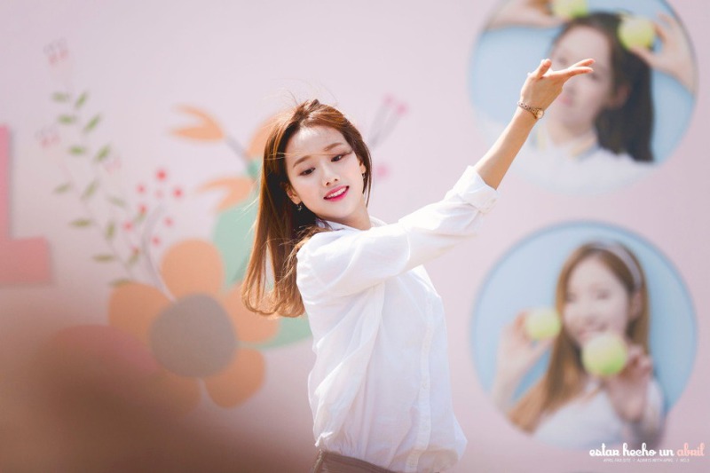 걸그룹 에이프릴의 비주얼 멤버 이나은.jpgif | 인스티즈