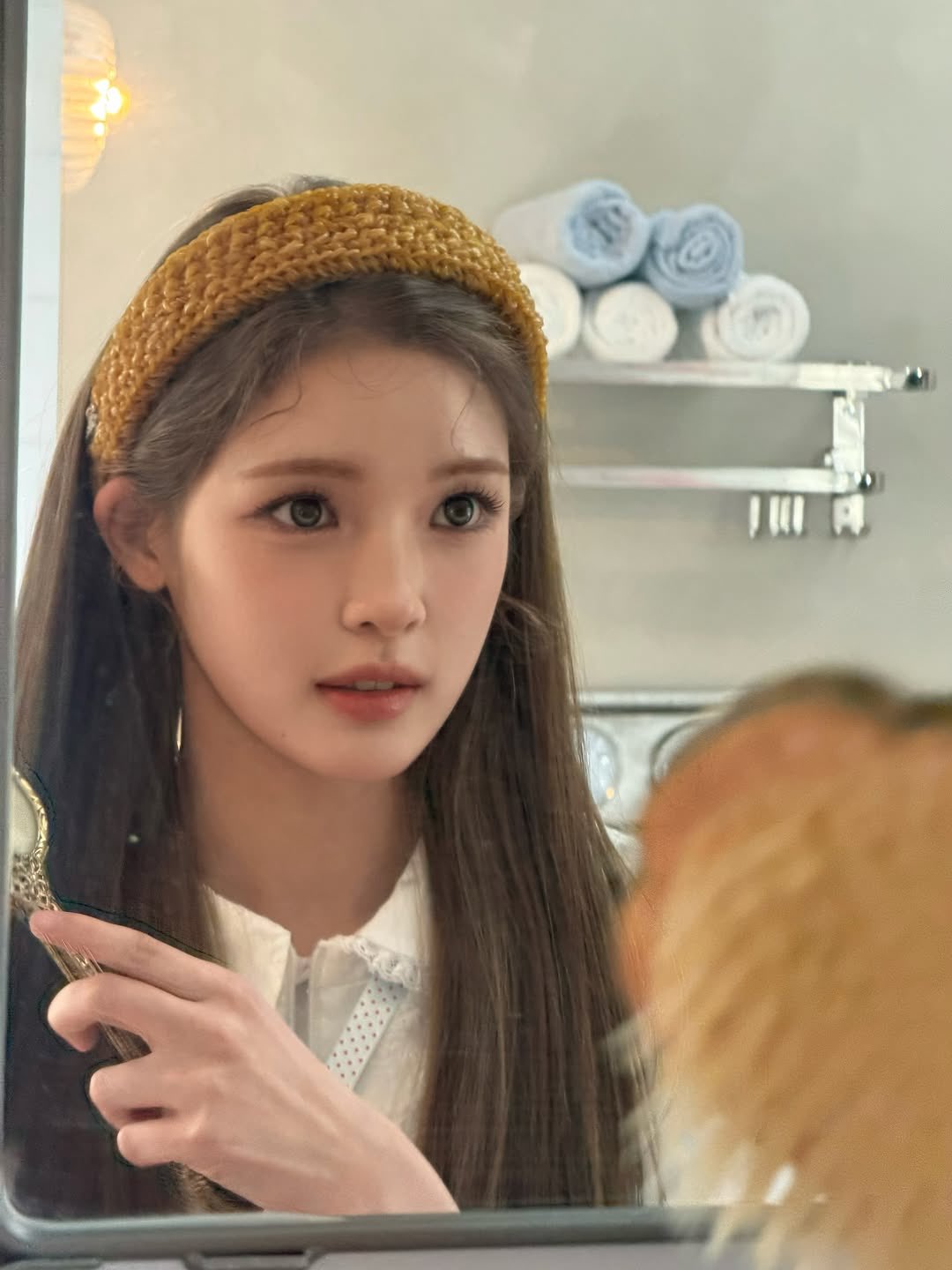 상상도 못한 재료로 만들어진 하투하 유하가 착용한 머리띠 | 인스티즈