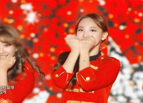 [트와이스] 빨간옷 입으면 더 체리 같아지는 나연이 | 인스티즈