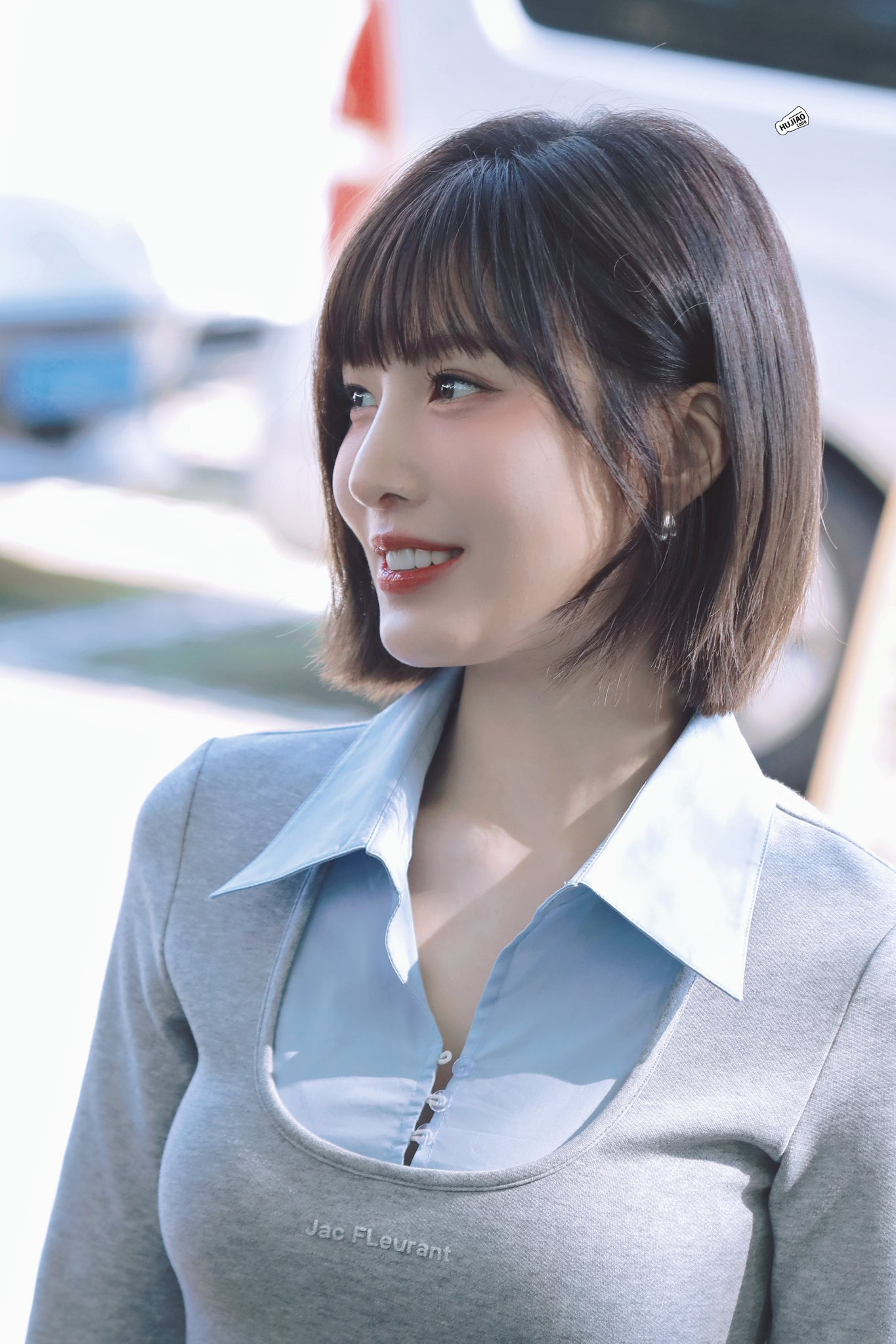 팬들 반응 좋은 레드벨벳 조이 칼단발 출근짤.jpg | 인스티즈