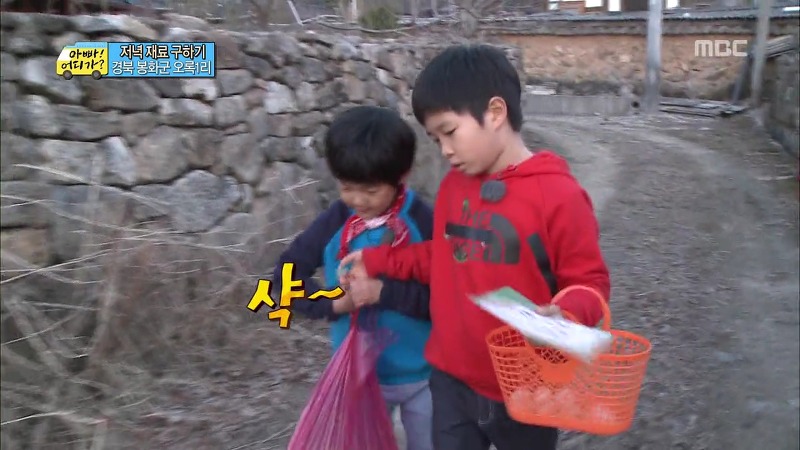 [아빠어디가] 무심한듯 하지만 알고보면 세심한 준수의 배려심.jpg | 인스티즈