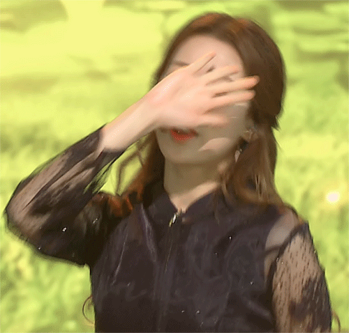 걸그룹 에이프릴의 비주얼 멤버 이나은.jpgif | 인스티즈