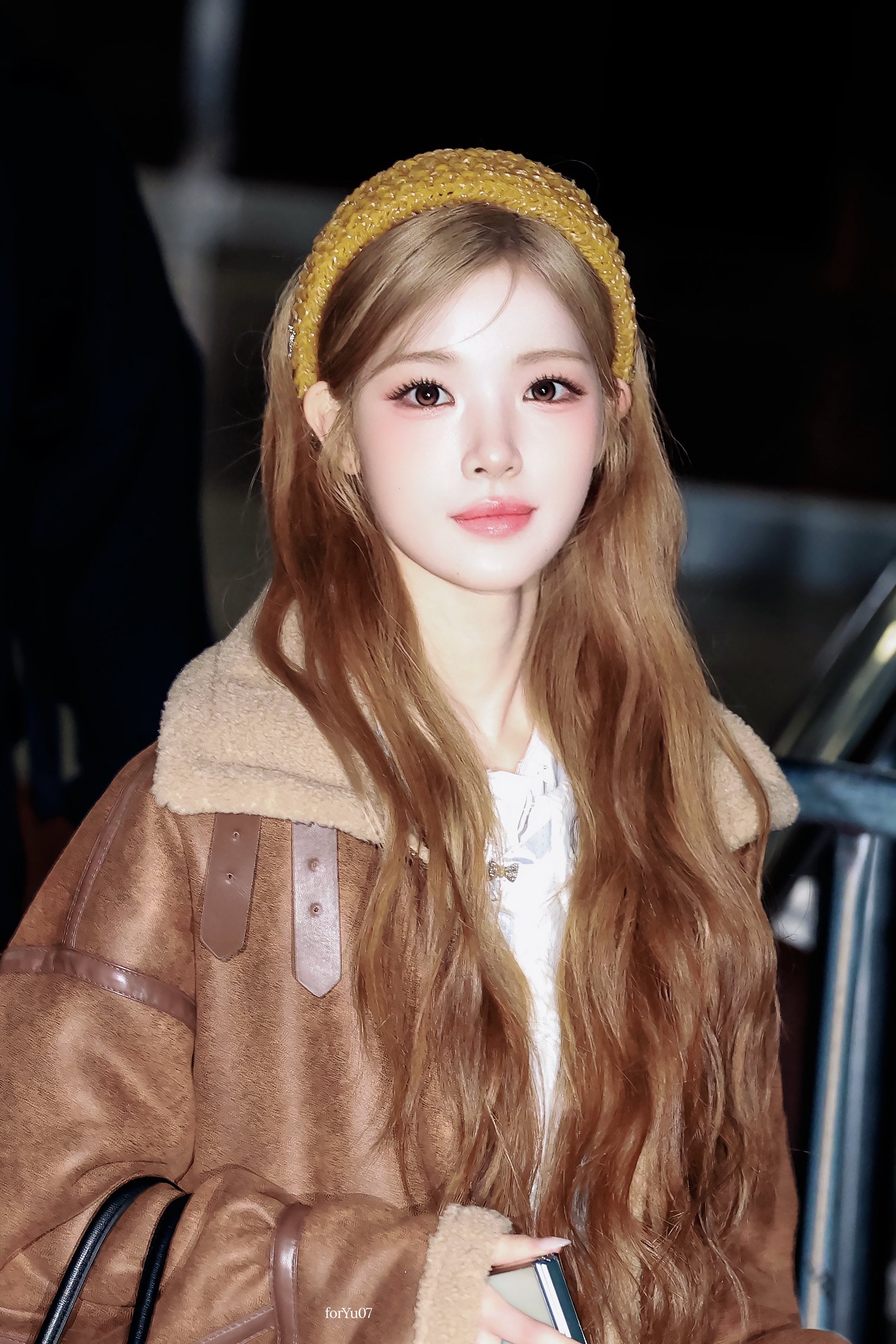 상상도 못한 재료로 만들어진 하투하 유하가 착용한 머리띠 | 인스티즈