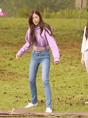 배꼽티 입은 장원영 | 인스티즈
