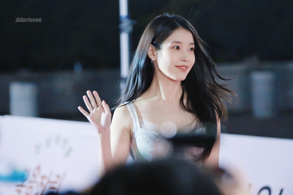 221125 청룡영화상 아이유 .jpgif | 인스티즈